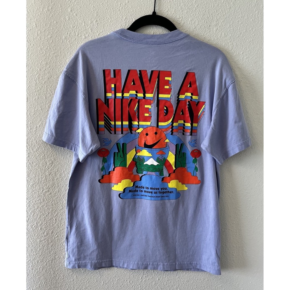 Nike Men's T-Shirt Size Small Loose Fit The Nike Tee Lavender Graphic Short Slv